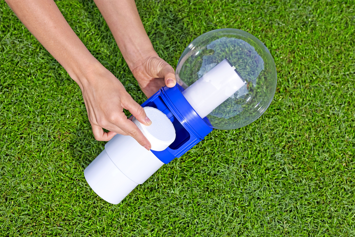 Flowclear™ LED-Dosierschwimmer Solarsphere™