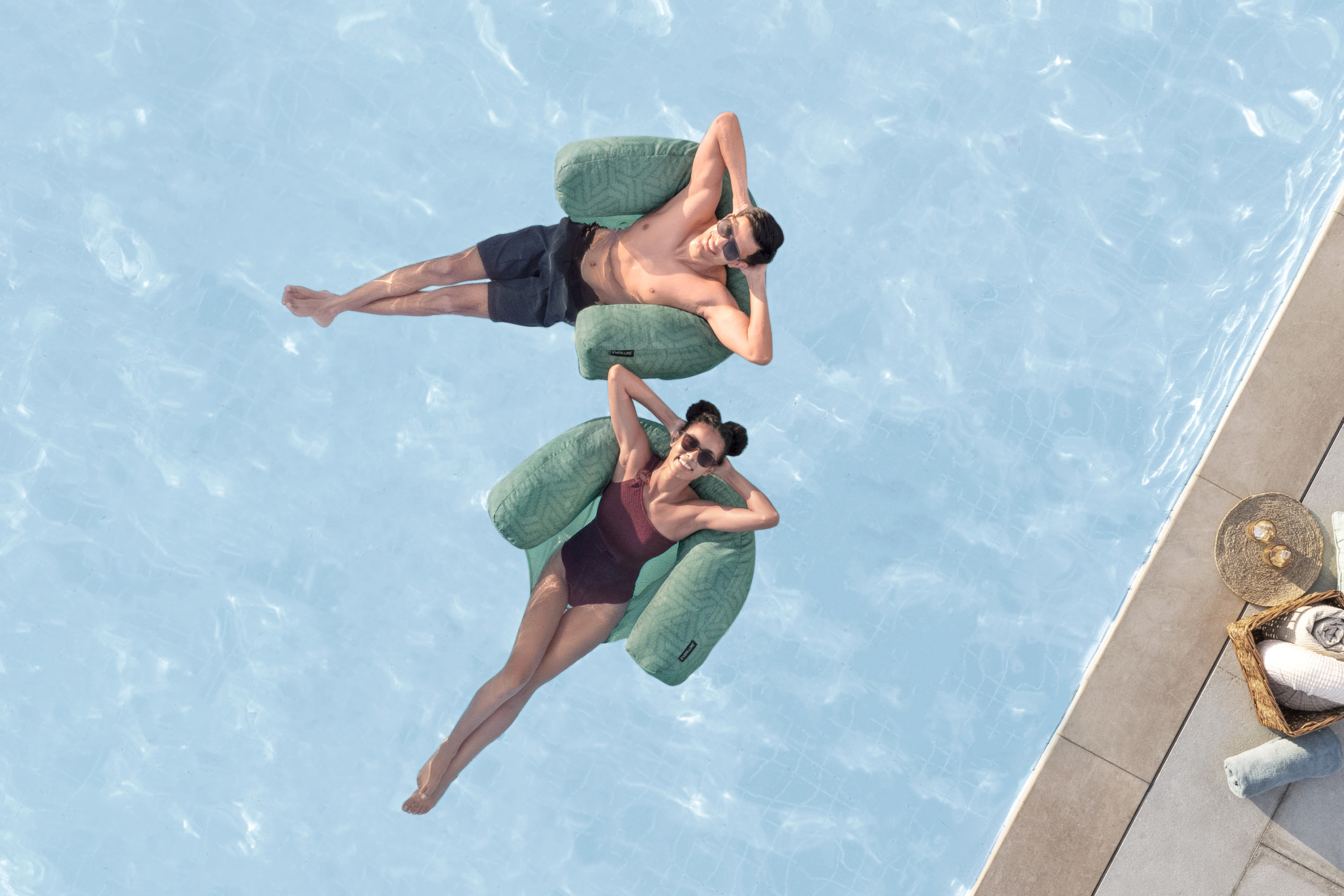 Poolsitz Sommer Luxus mit Textiloberfläche 92 x 66 x 20 cm