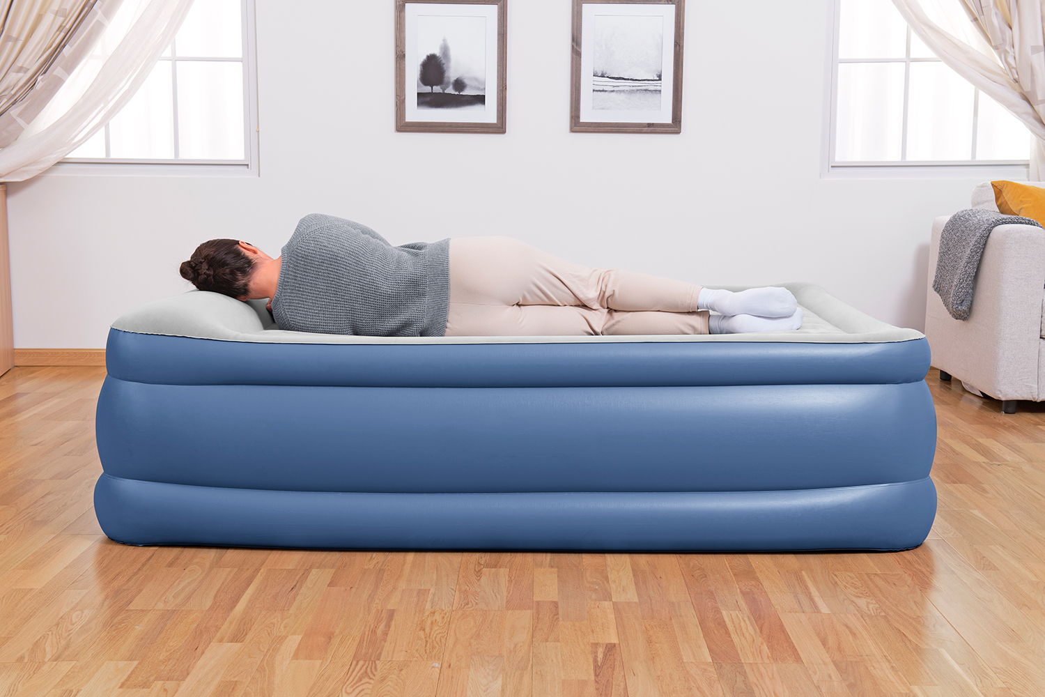 TriTech™ Doppelluftbett mit integrierter Elektropumpe 203 x 152 x 56 cm TriTech™ Doppelluftbett mit integrierter Elektropumpe 203 x 152 x 56 cm