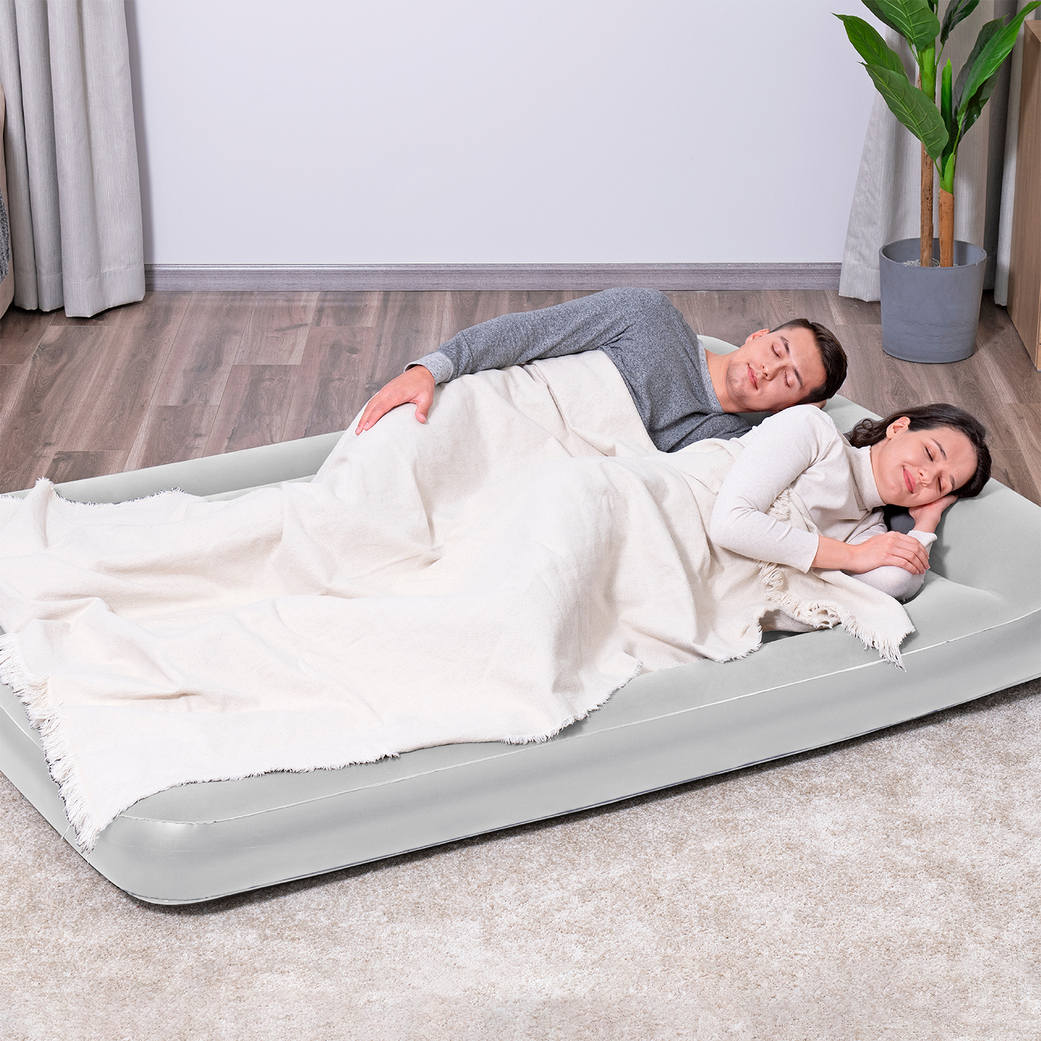 Doppelluftbett mit integrierter Elektropumpe 203 x 152 x 30 cm