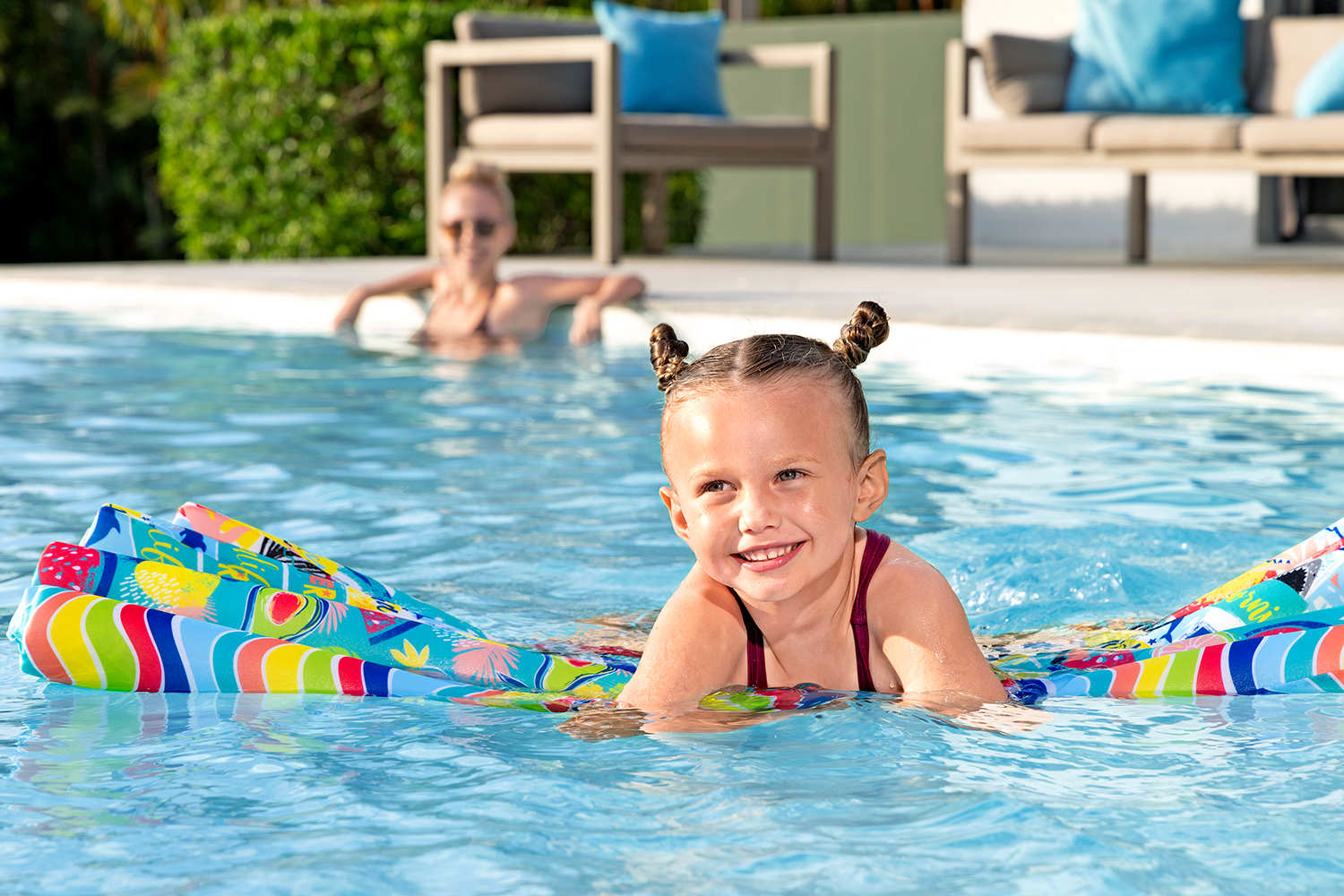 Poolnudeln  Summer Soirée 6,4 x 122 cm, sortiert Poolnudeln  Summer Soirée 6,4 x 122 cm, sortiert