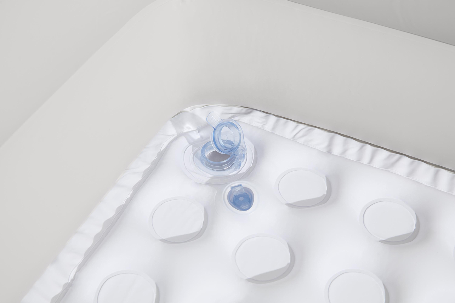 Up, In & Over™ 34" x 34" x 10"/86cm x 86cm x 25cm Baby Tub