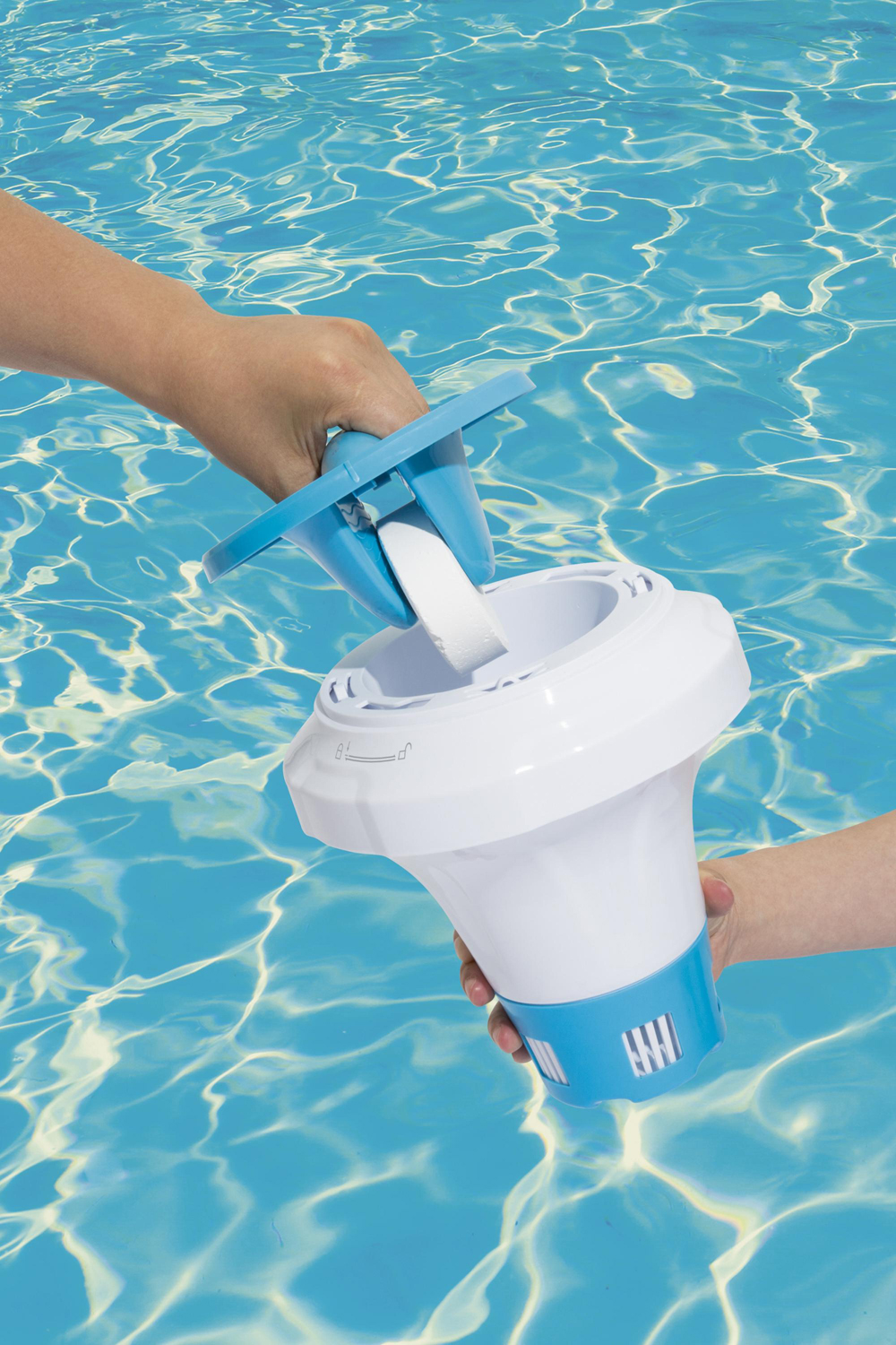 Flowclear™ Chemical Floater with ChemGuard