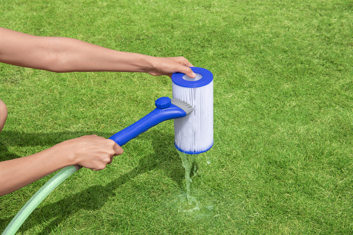 Flowclear™ Reinigungsaufsatz AquaLite™ für Filterkartuschen 29,5 x 9 x 6 cm