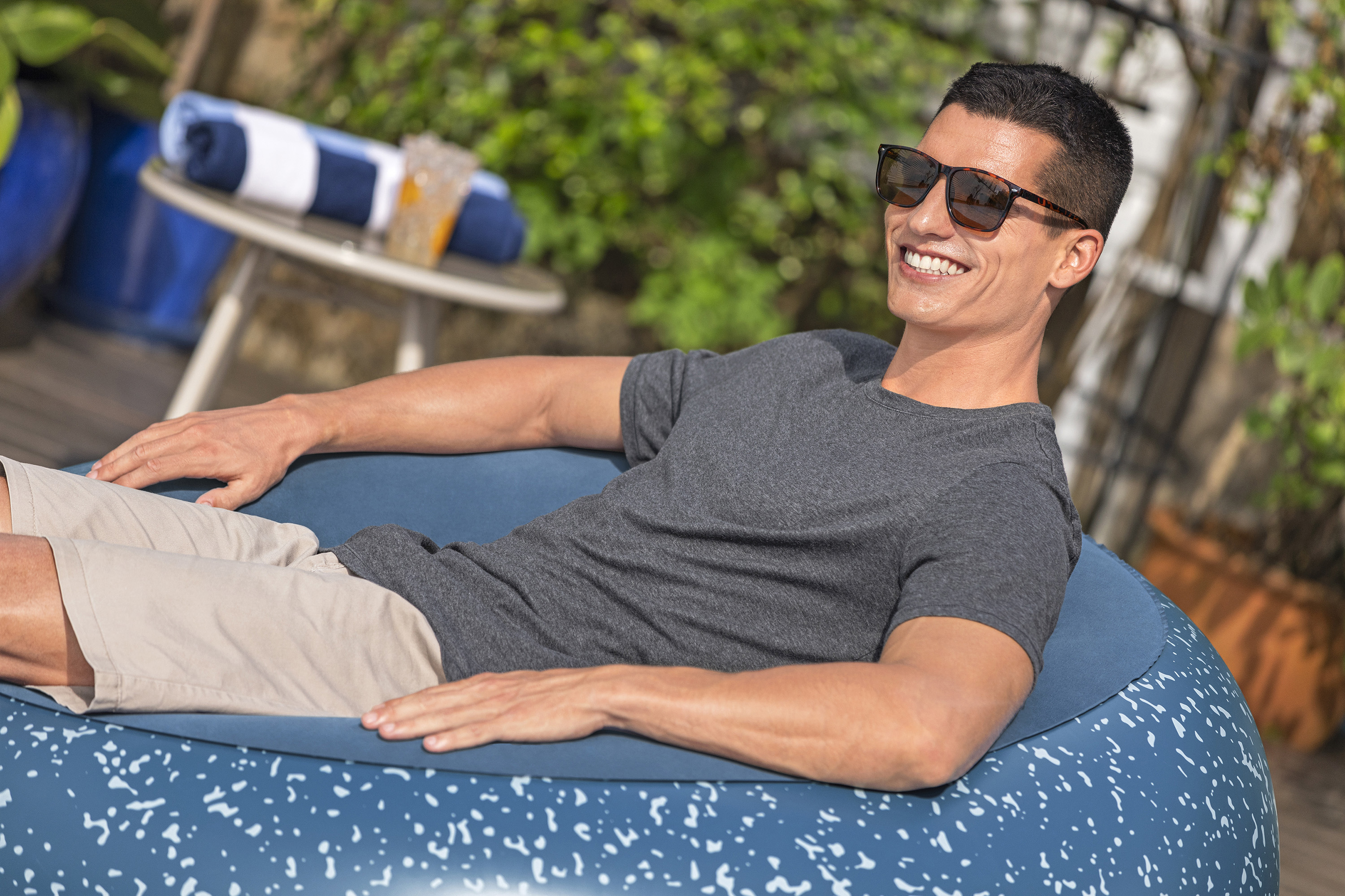 Inflate-A-Chair™ Luftsessel 112 x 112 x 66 cm, blau