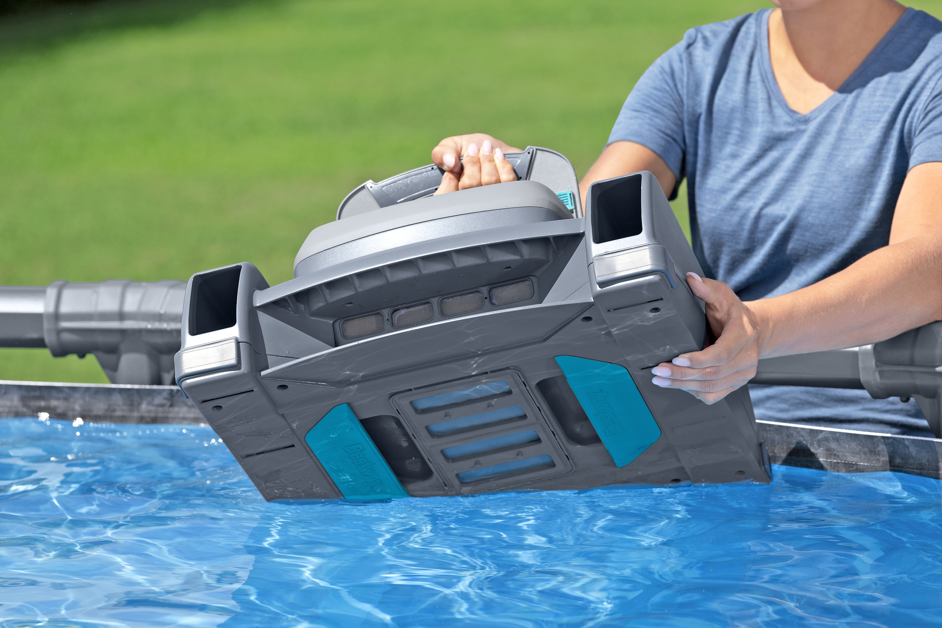 Autonomer 2 in 1 Poolroboter Aquatronix™ G300 mit Oberflächenskimmer