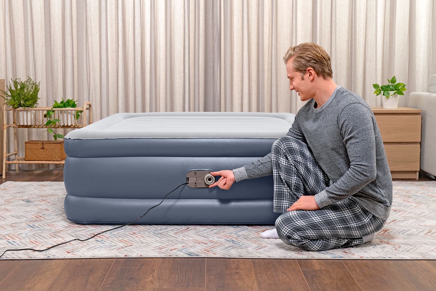 TriTech® Doppelluftbett mit integrierter Elektropumpe 203 x 152 x 51 cm