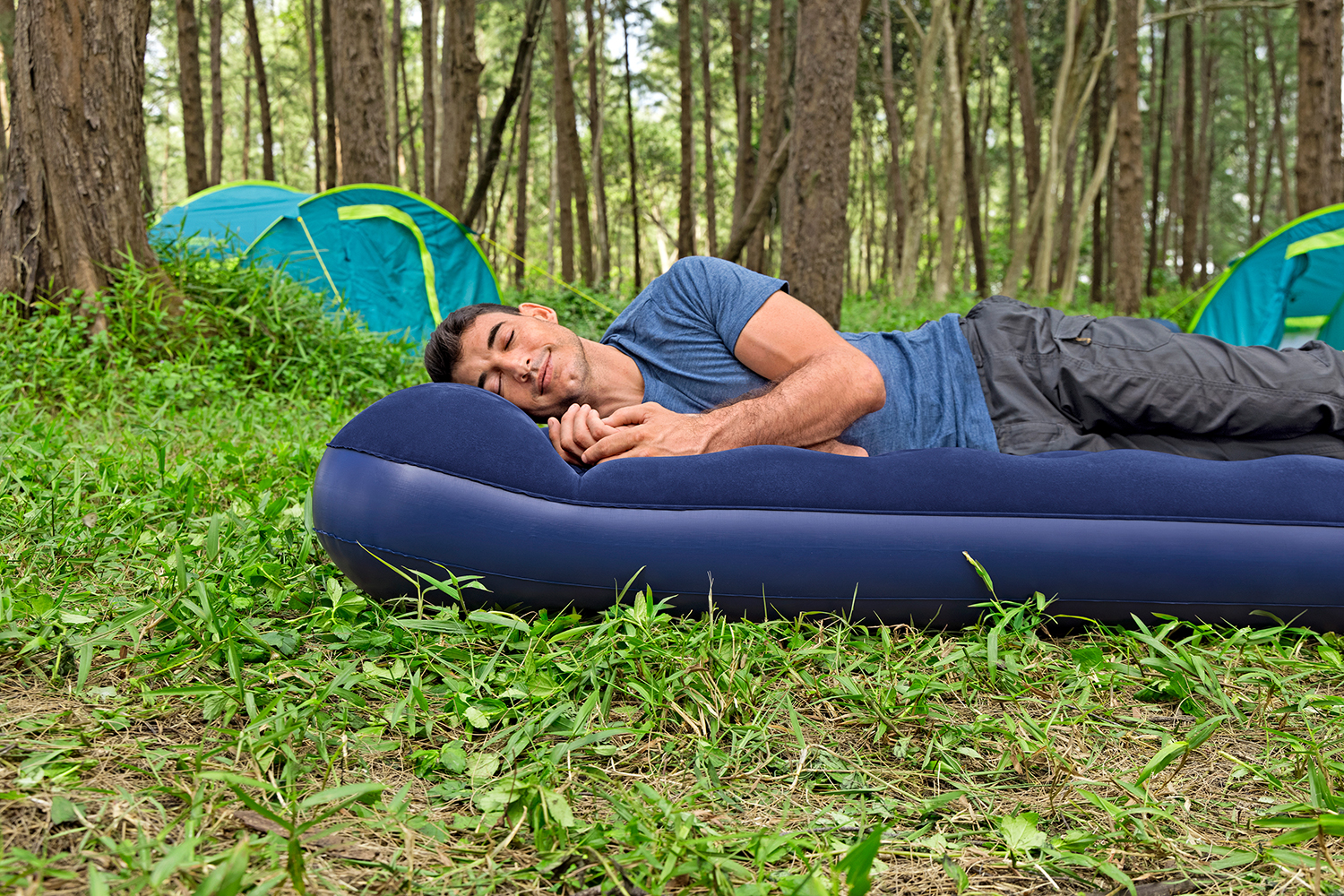 Single Luftbett mit integrierter Fußpumpe 188 x 99 x 28 cm Single Luftbett mit integrierter Fußpumpe 188 x 99 x 28 cm