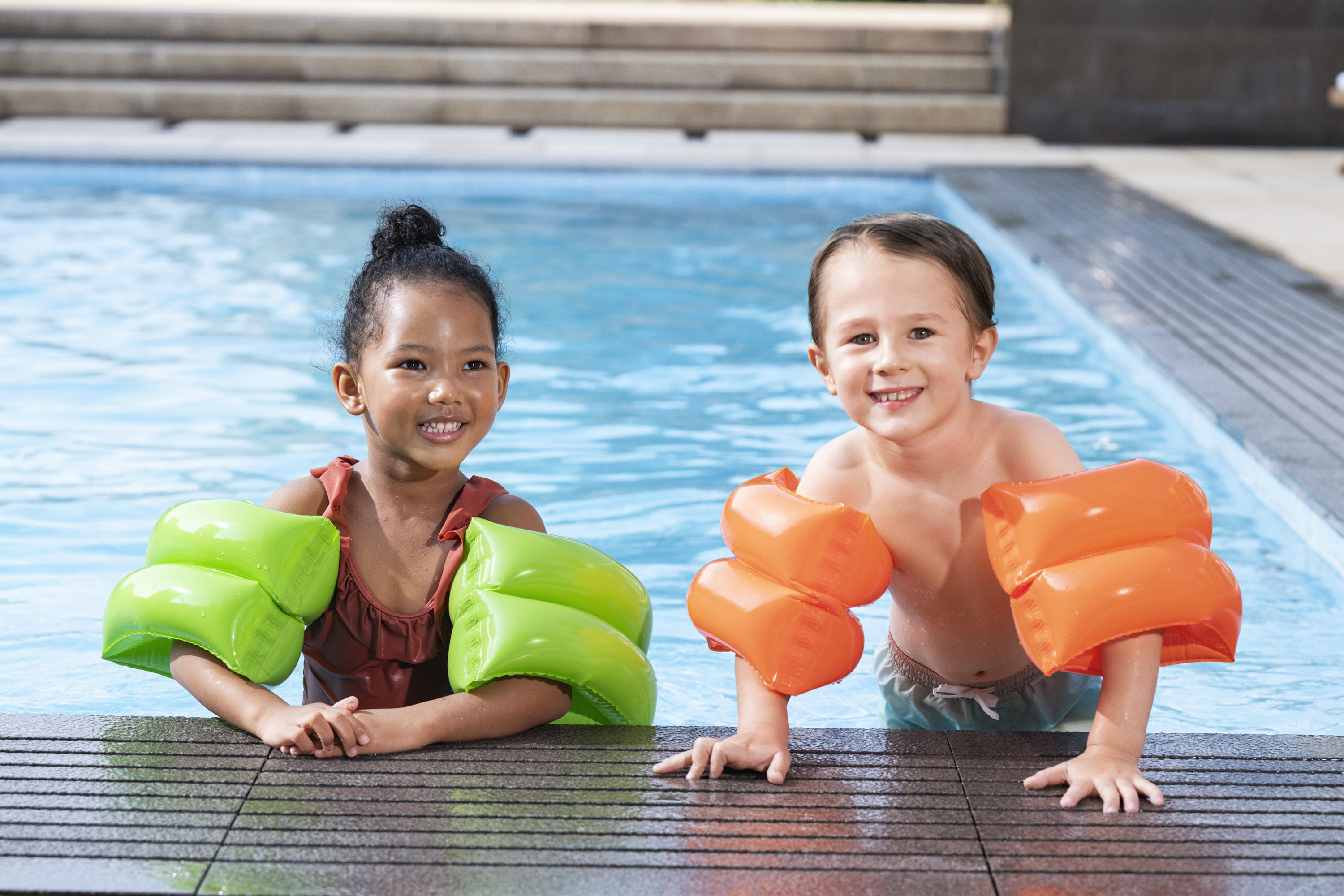 Schwimmflügel Summer Essentials™ (L/XL),  5 bis 12 Jahre