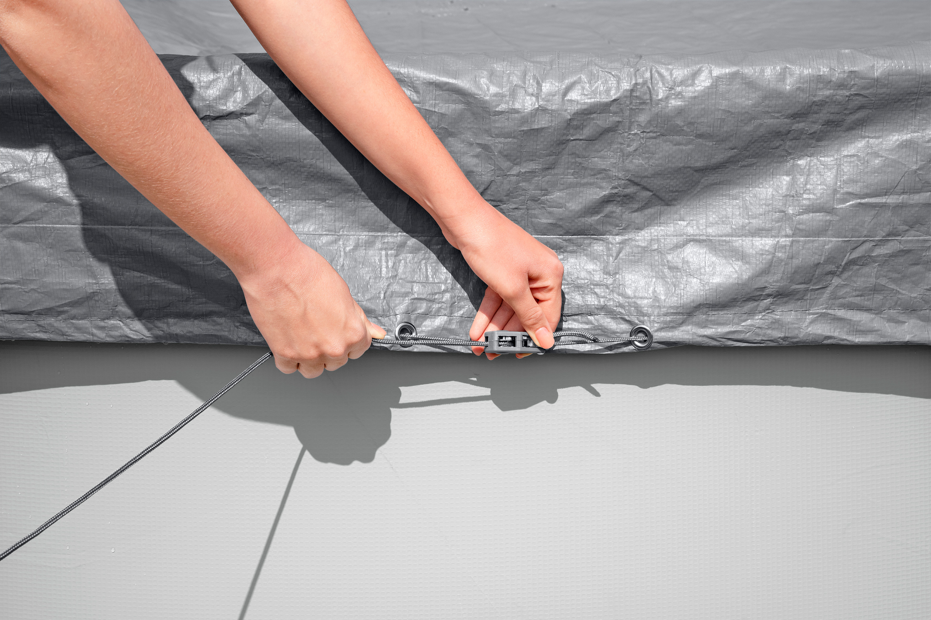 Winterfeste Premium Abdeckplane Ø 305 cm, grau, rund