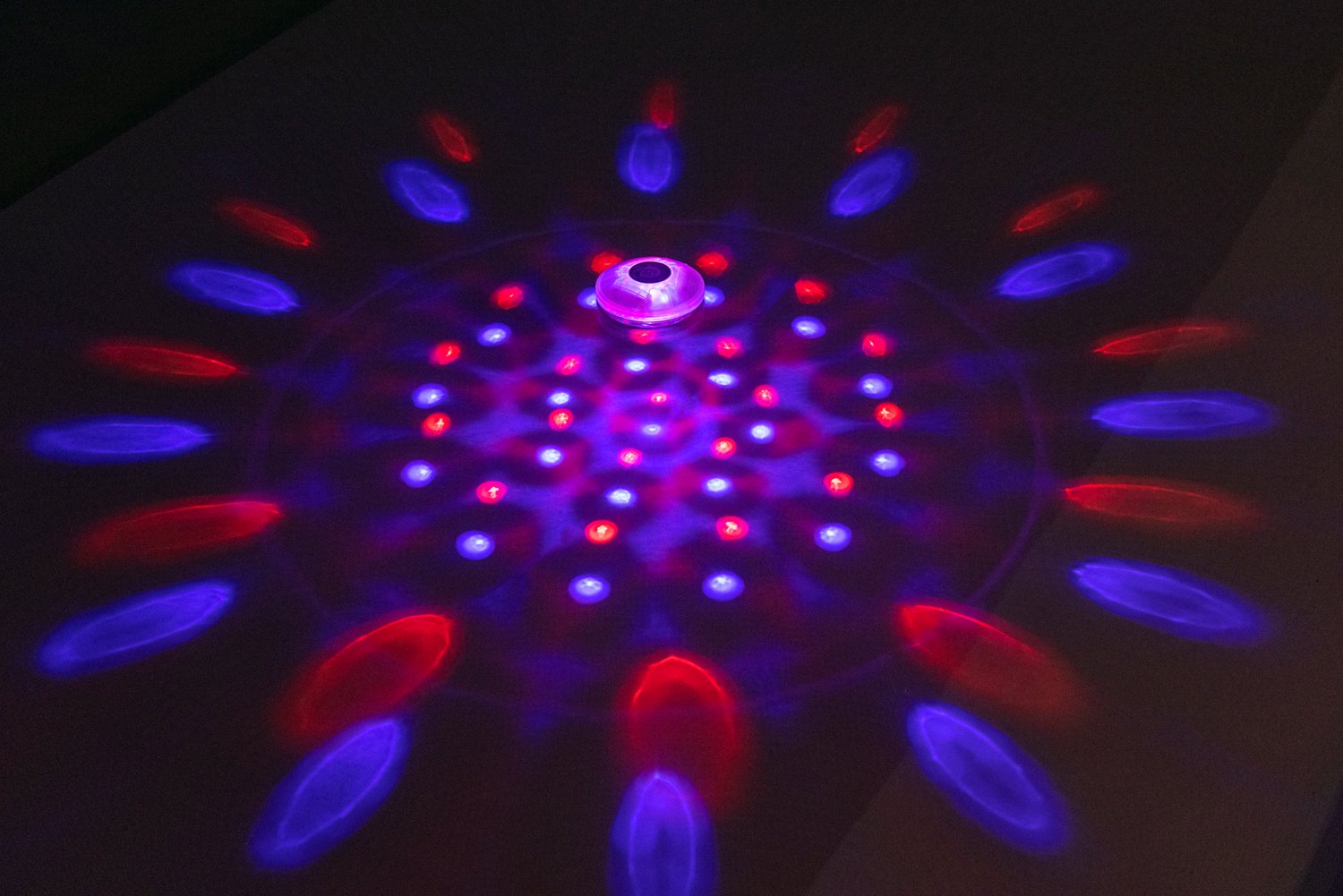 batteriebetriebene, schwimmende LED-Leuchte, Ø 14 cm