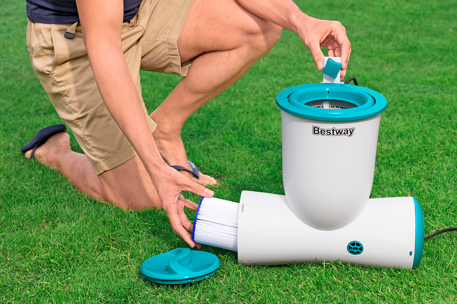 Skimatic™ 2-in-1 Einhängeskimmer/Filterpumpen-Kombination 3.974 l/h, 73 W