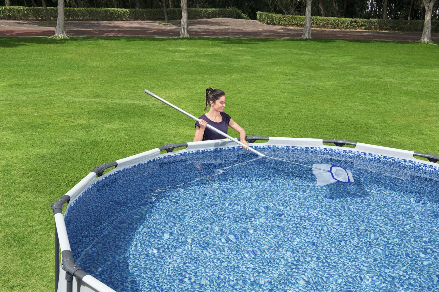 Flowclear™ Poolkescher AquaRake™ Deluxe für Teleskopstange 50 x 48 x 2,8 cm