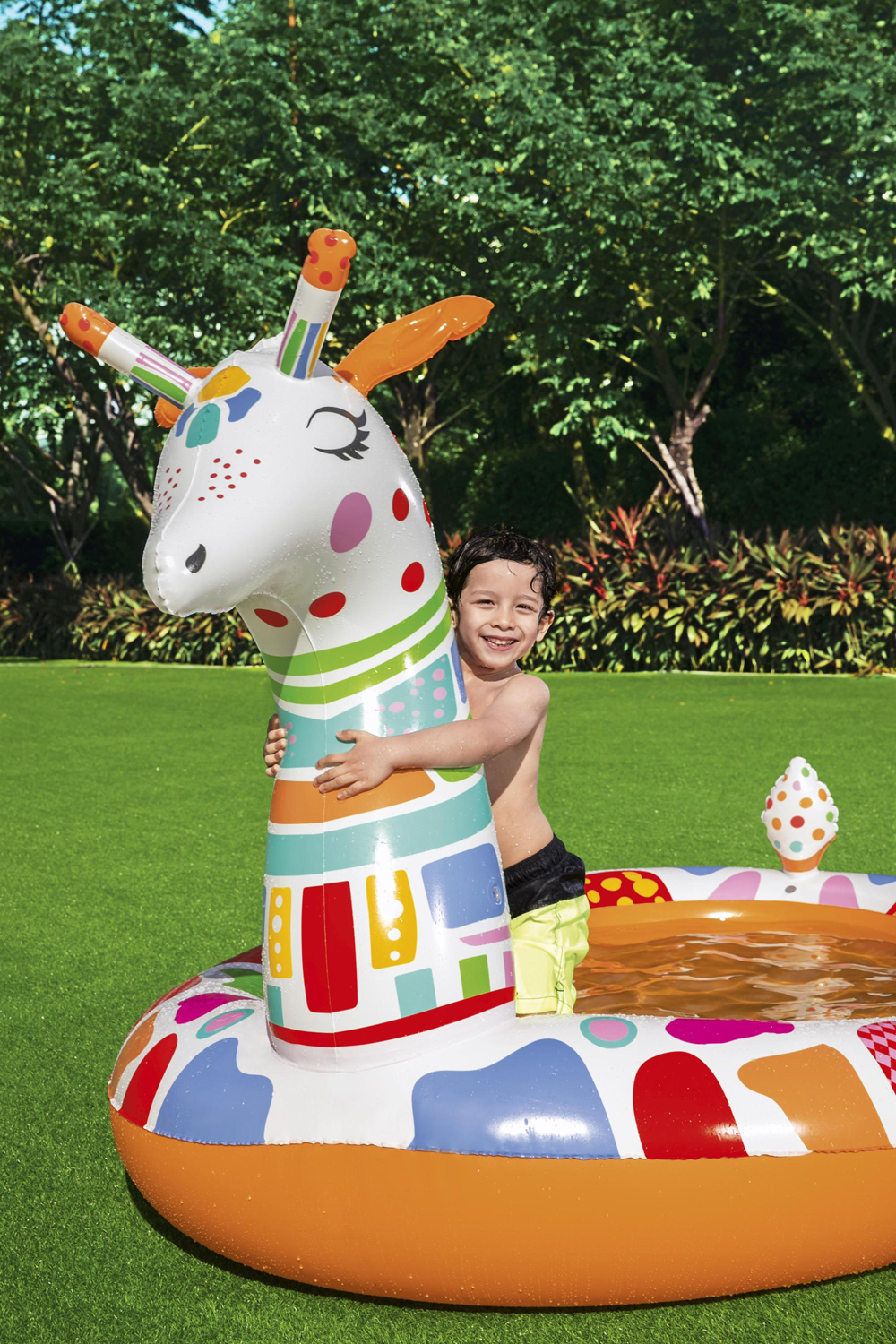 Bestway® 8'9" x 62" x 50"/2.66m x 1.57m x 1.27m Groovy Giraffe Sprayer Pool