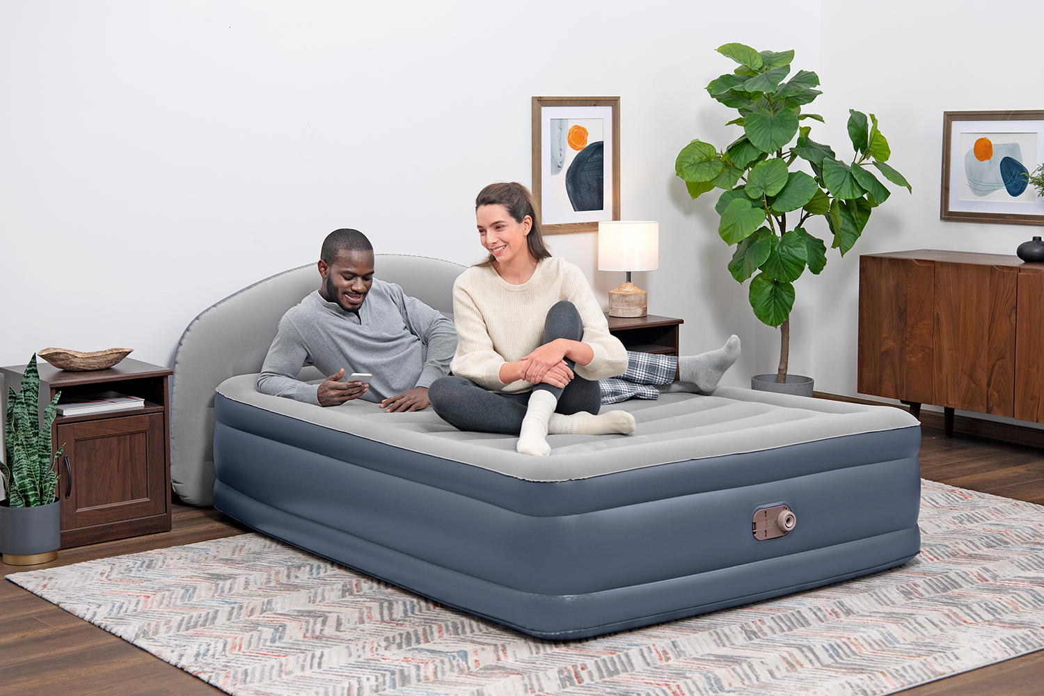 TriTech® Doppelluftbett mit integrierter Elektropumpe & Kopfteil LoungeLux™ 229 x 152 x 84 cm