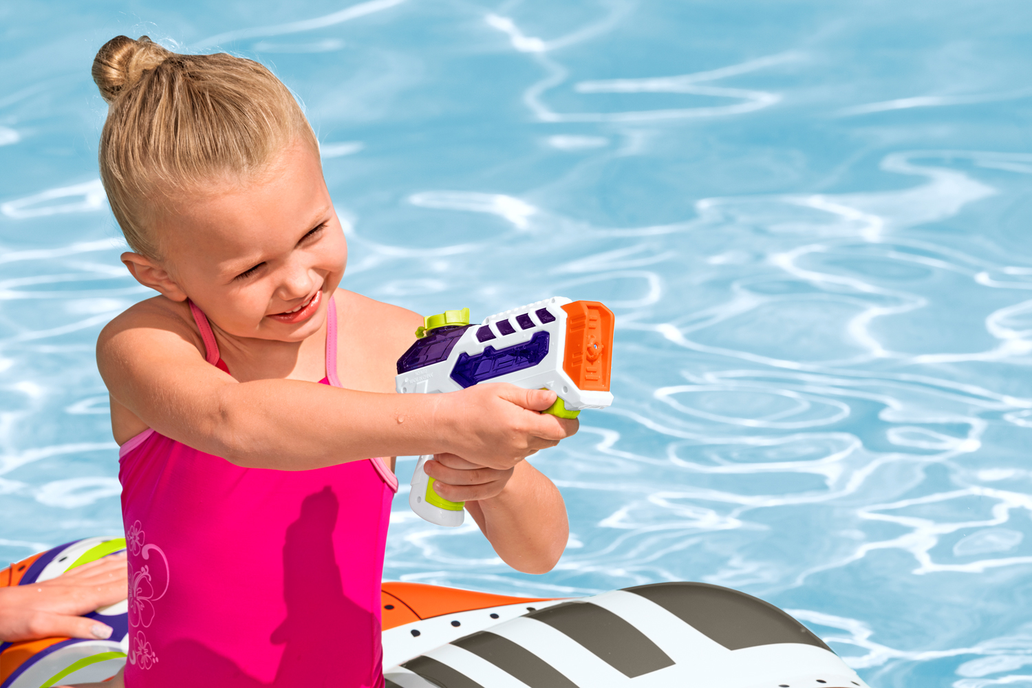 Schwimmspielzeug Splash Shuttle™ 117 x 107 cm