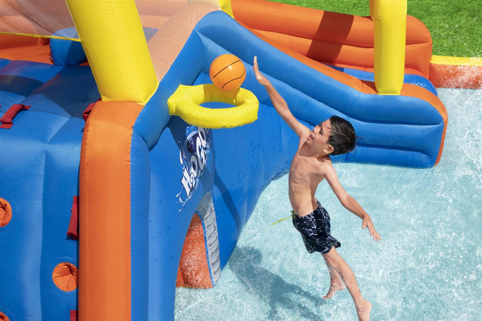H2OGO!® Mega-Wasserpark mit Dauergebläse Speedway 551 x 502 x 265 cm