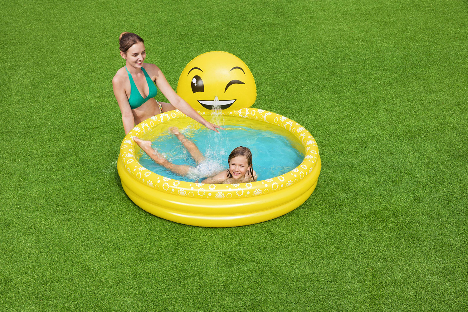 Bestway® 65" x 57" x 27"/1.65m x 1.44m x 69cm Summer Smiles Sprayer Pool