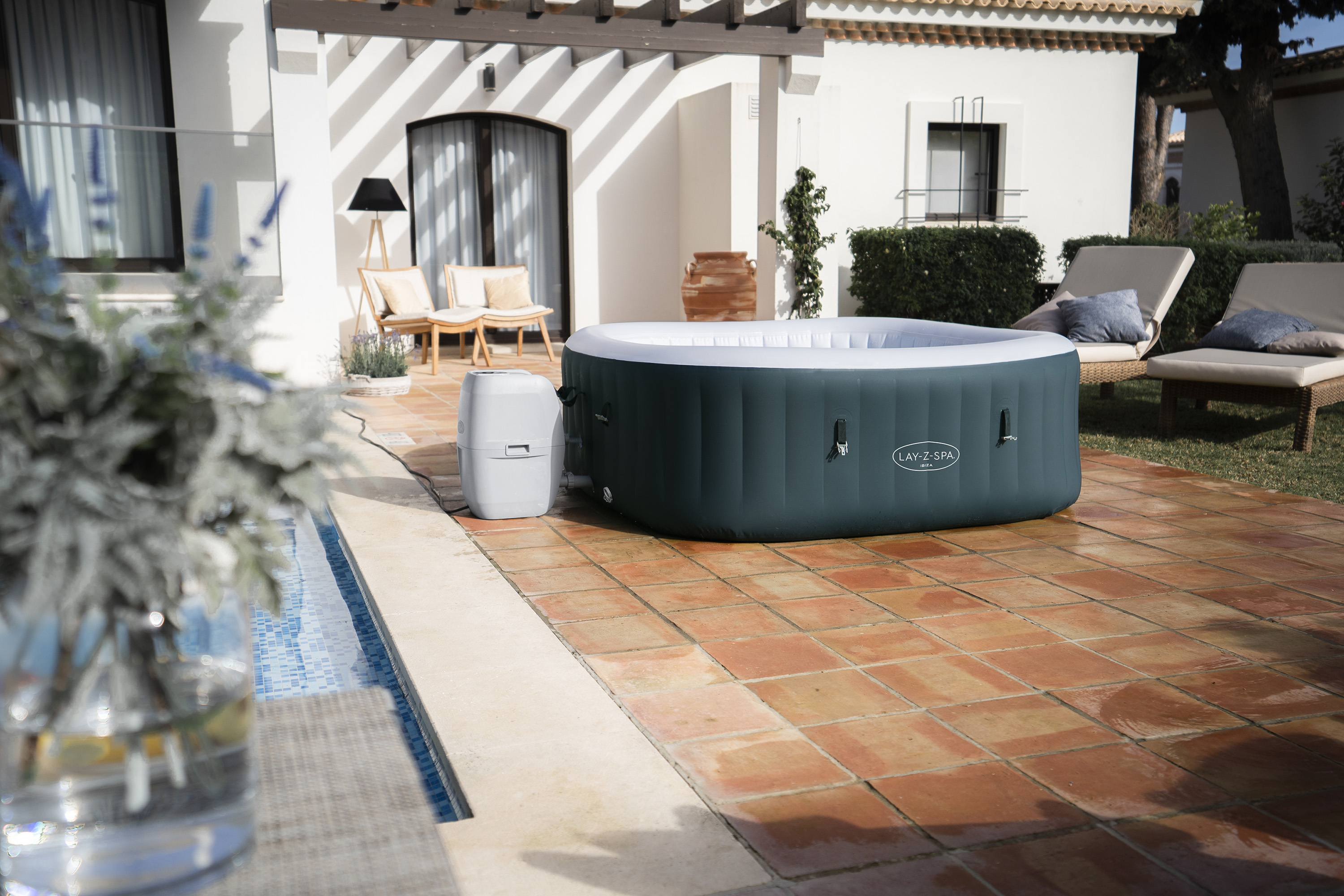 LAY-Z-SPA® Energiespar Whirlpool Ibiza AirJet™, für 4 Personen, 180 x 180 x 66 cm, Dunkelgrün