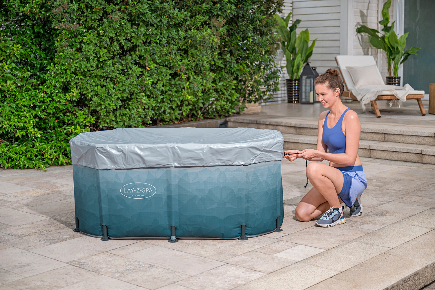 LAY-Z-SPA® Eisbad Glacial Dip™ mit Filterpumpe 150 x 90 x 65 cm, oval