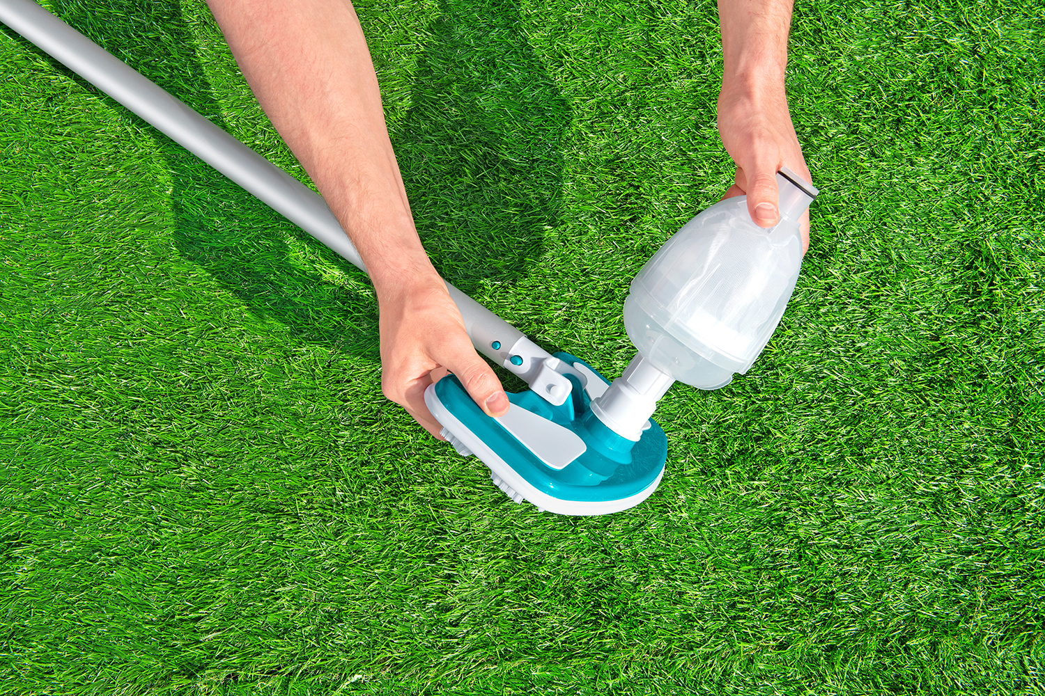 Poolpflege Basis Set AquaClean™ mit pumpenbetriebenem Poolsauger & Kescher  für Poolgrößen bis 610 cm