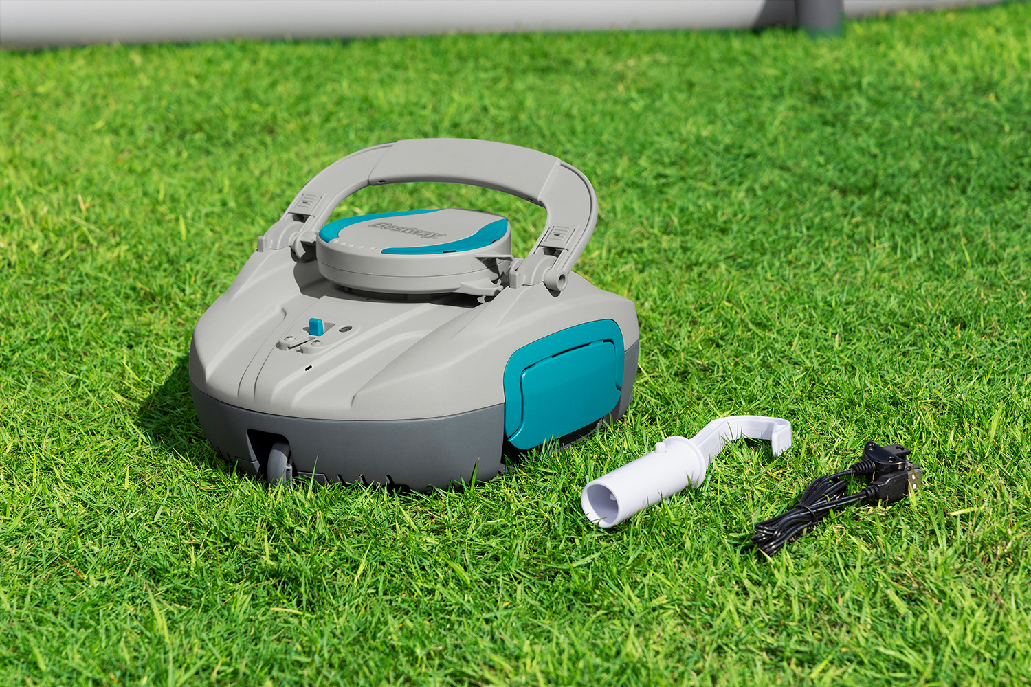 Autonomer, akkubetriebener Poolroboter AquaTronix™ G100 Autonomer, akkubetriebener Poolroboter AquaTronix™ G100