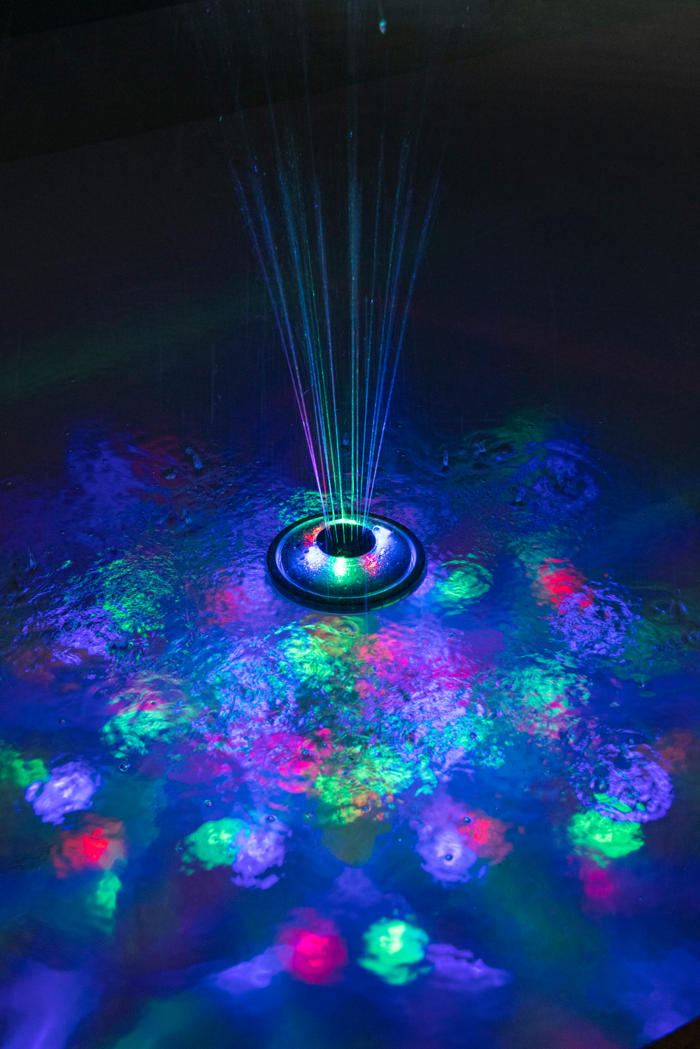 akkubetriebene LED-Wasserfontäne Ø 18,9 x 9,3 cm