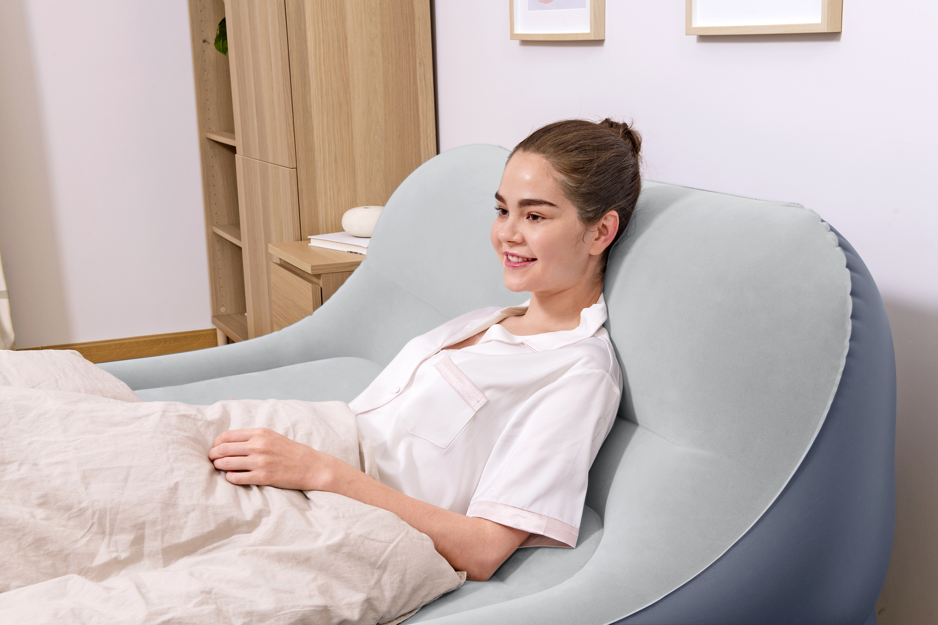 TriTech® Doppelluftbett SleekFlow™ mit Kopfteil & integrierter Elektropumpe 226 x 152 x 84 cm TriTech® Doppelluftbett SleekFlow™ mit Kopfteil & integrierter Elektropumpe 226 x 152 x 84 cm