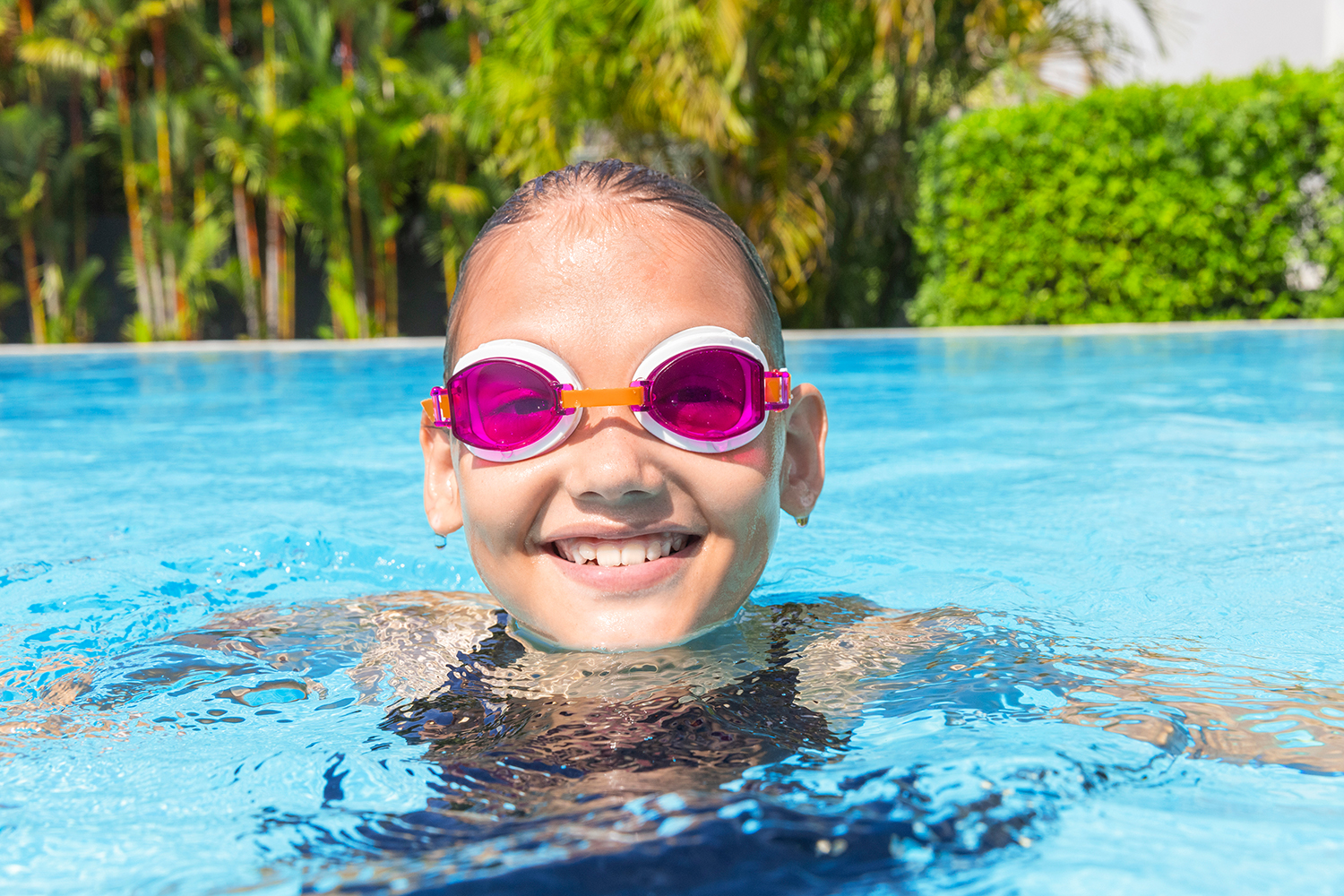 Aqua Burst Essential™ Schwimmbrille ab 7 Jahren, sortiert