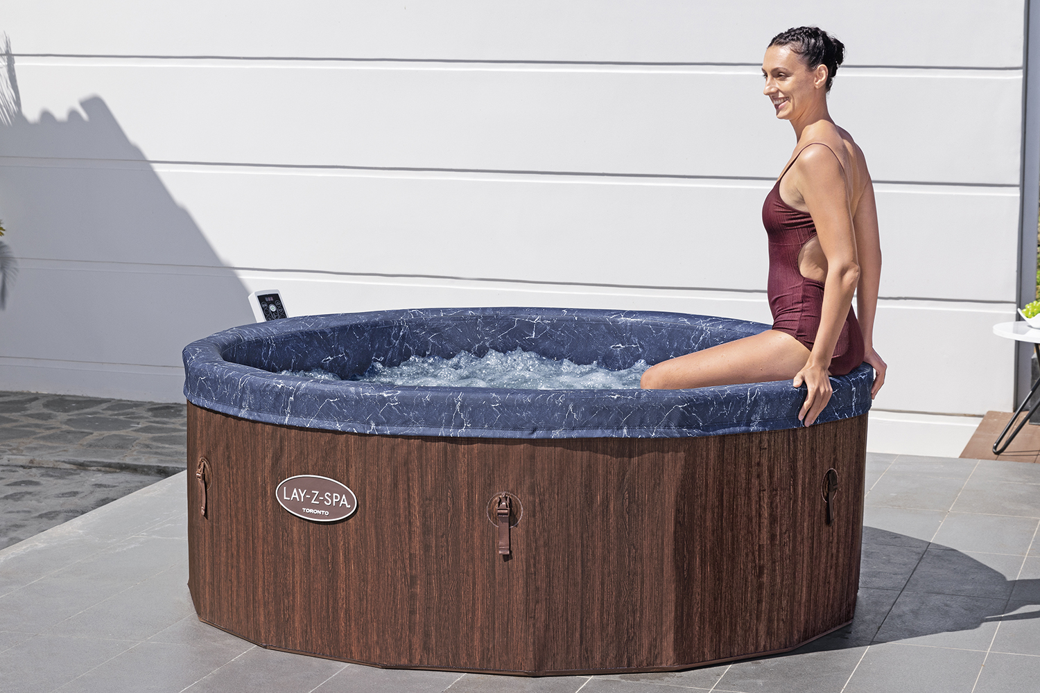 LAY-Z-SPA® Energiespar-Whirlpool Toronto AirJet™ mit Schaumstoffpaneelen & App-Steuerung, für 7 Personen Ø 190 x 70 cm