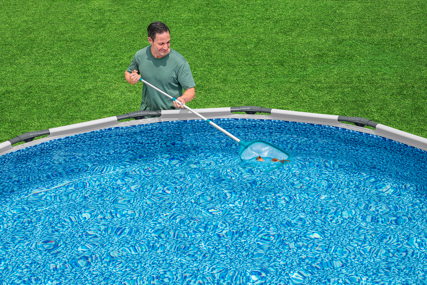 Poolkescher AquaScoop™ mit Teleskopstange, 163 cm