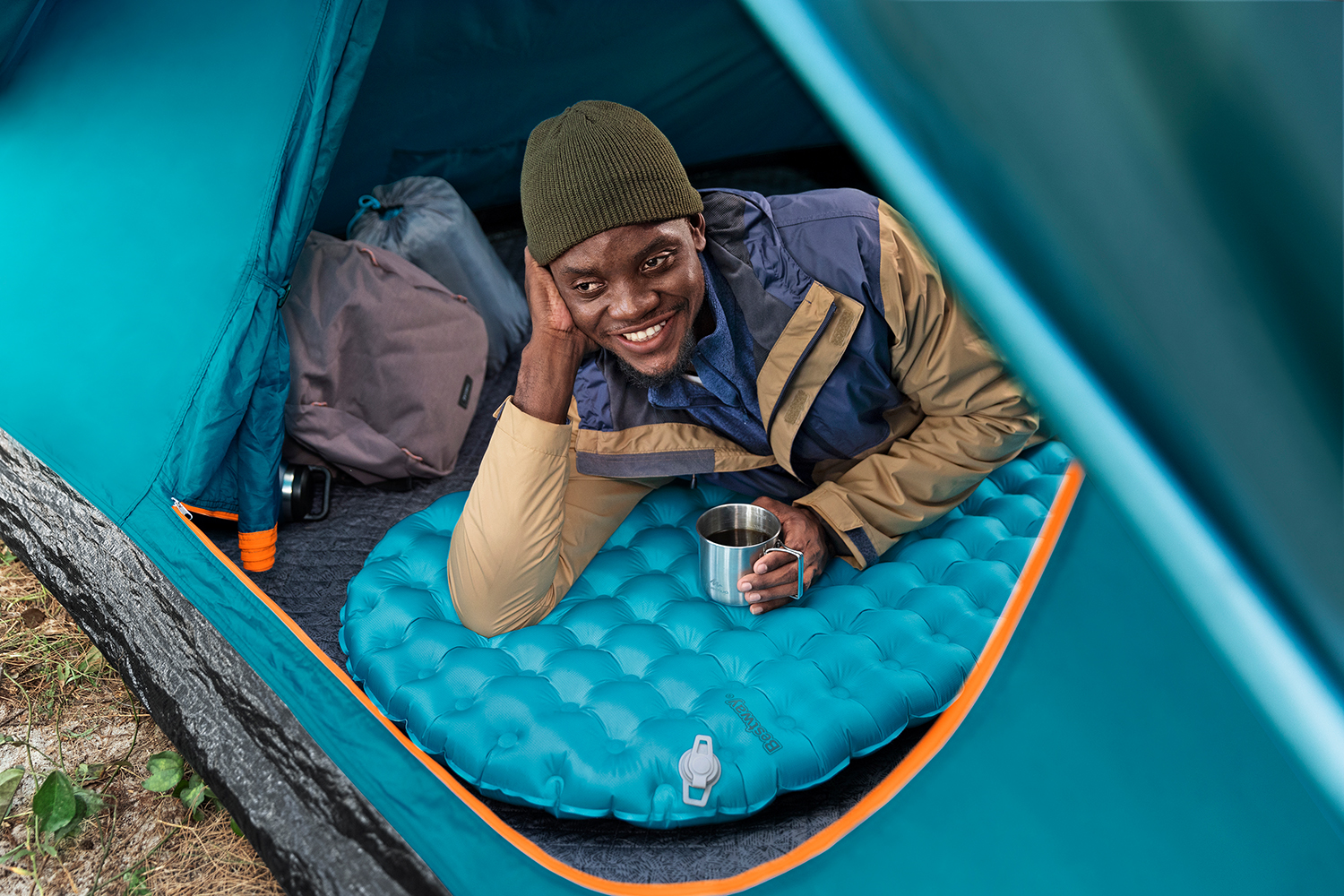 Aufblasbare Single-XL-Isomatte AlpineLite™ für Mumienschlafsäcke 183 x 63,5 x 7,5 cm Aufblasbare Single-XL-Isomatte AlpineLite™ für Mumienschlafsäcke 183 x 63,5 x 7,5 cm