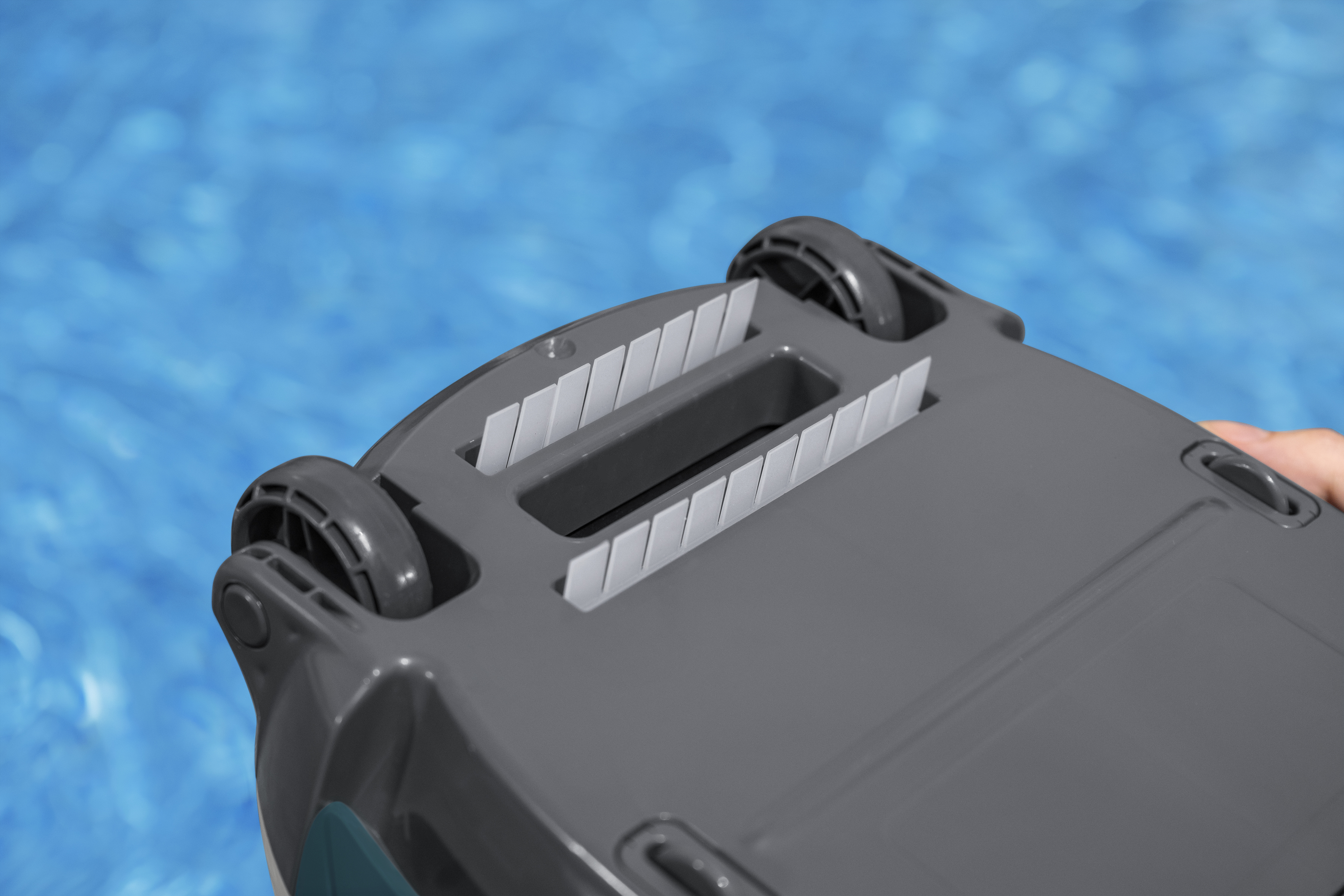 Autonomer, akkubetriebener Poolroboter AquaTronix™ G150