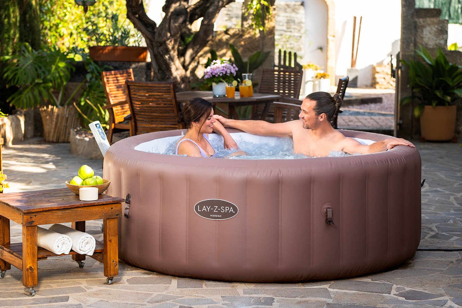 LAY-Z-SPA® Energiespar-Whirlpool Hawaii AirJet™ mit App-Steuerung, für 6 Personen, Ø 196 x 71 cm, Terrakotta