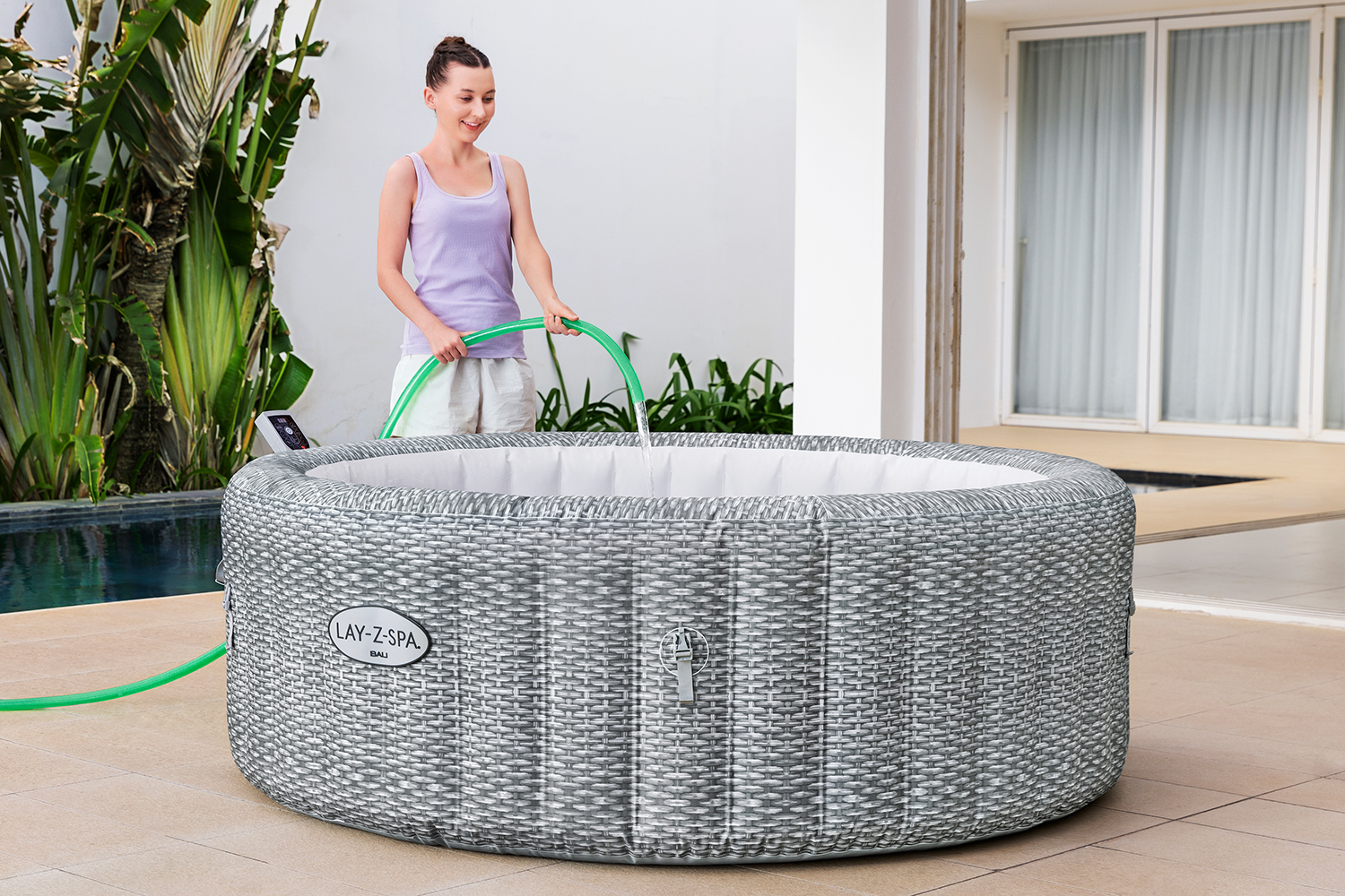 LAY-Z-SPA® Energiespar-Whirlpool Bali AirJet™ mit App-Steuerung, Ø 196 x 71 cm, für 6 Personen, Rattan-Optik (Lichtgrau)