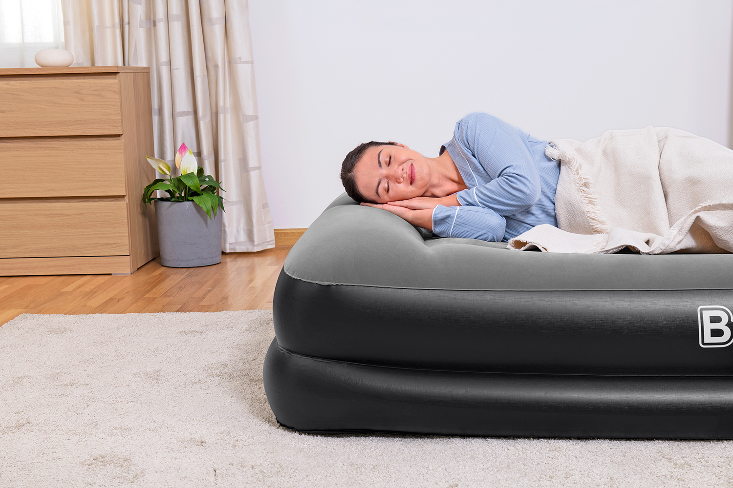 TriTech® Doppelluftbett mit integrierter Elektropumpe 203 x 152 x 46 cm TriTech® Doppelluftbett mit integrierter Elektropumpe 203 x 152 x 46 cm