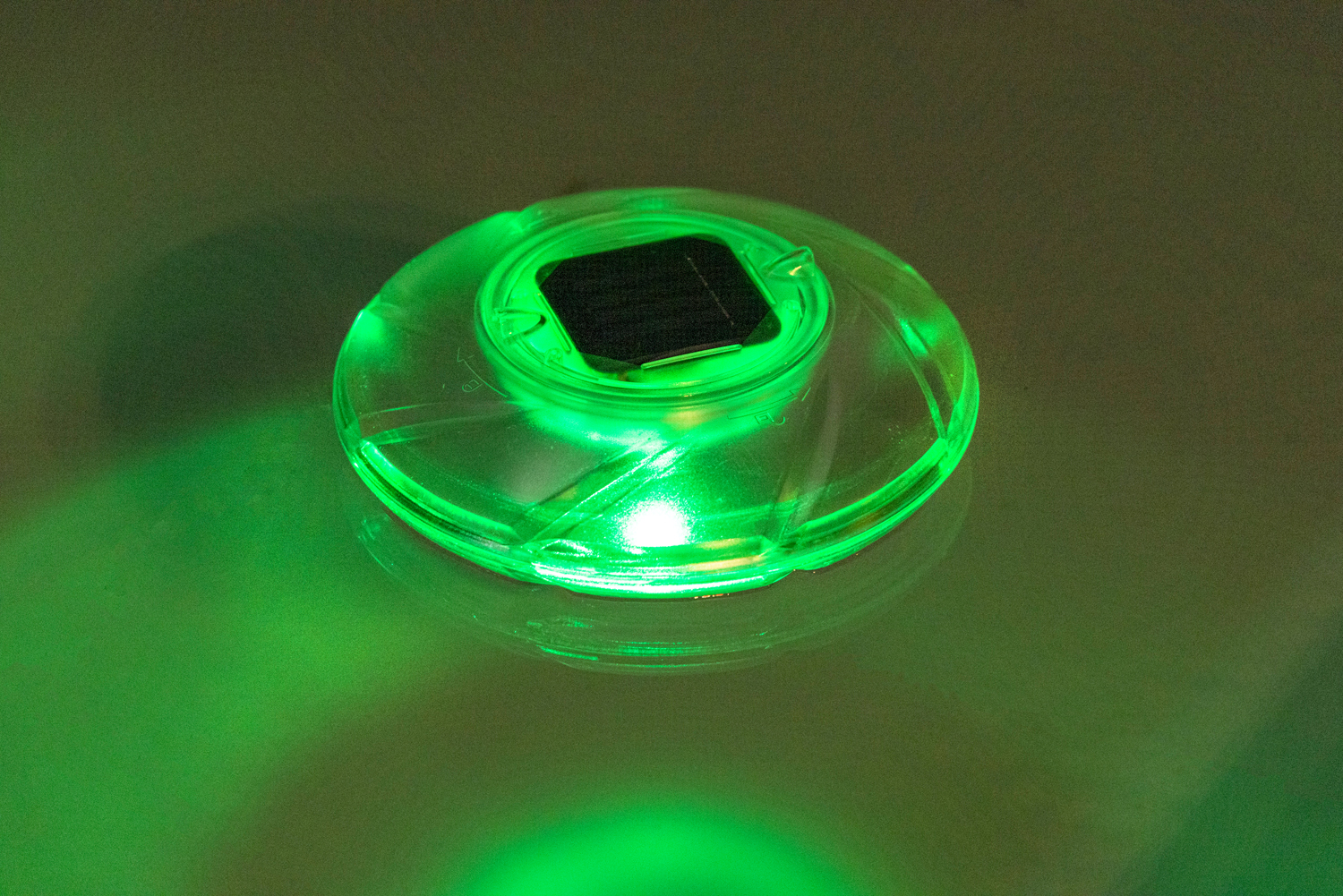 schwimmende Solar-LED-Poolleuchte, Ø 18 cm