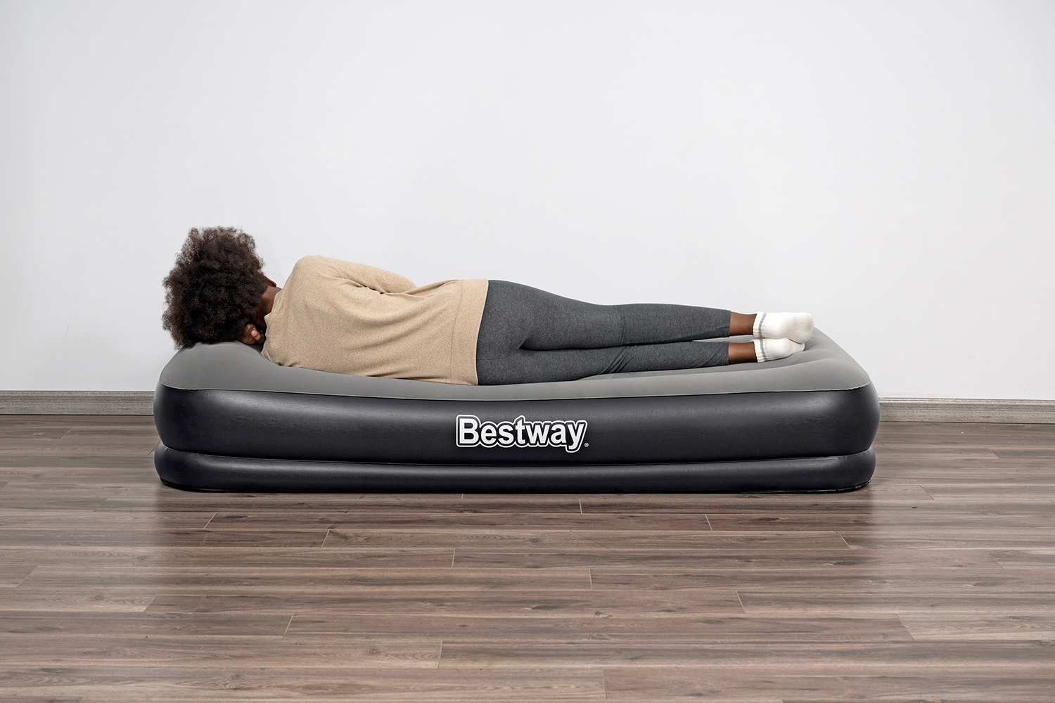 TriTech® Single-Luftbett mit USB-Elektropumpe 191 x 97 x 36 cm TriTech® Single-Luftbett mit USB-Elektropumpe 191 x 97 x 36 cm