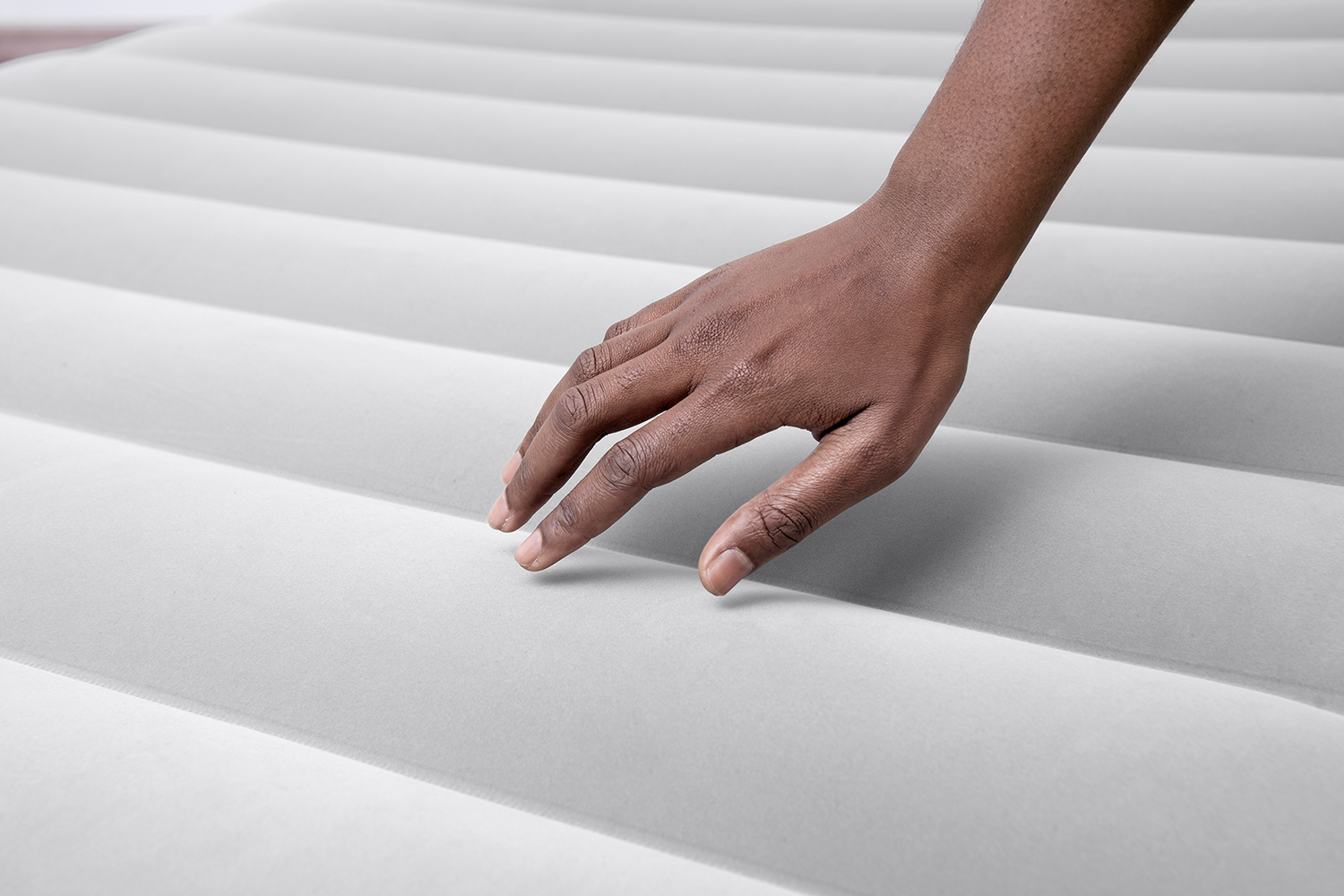 TriTech™ Doppelluftbett mit mobiler, akkubetriebener Elektropumpe 203 x 152 x 36 cm TriTech™ Doppelluftbett mit mobiler, akkubetriebener Elektropumpe 203 x 152 x 36 cm