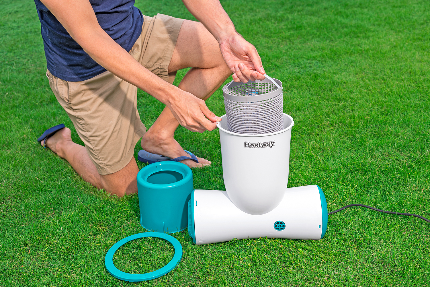 Skimatic™ 2-in-1 Einhängeskimmer/Filterpumpen-Kombination 3.974 l/h, 73 W