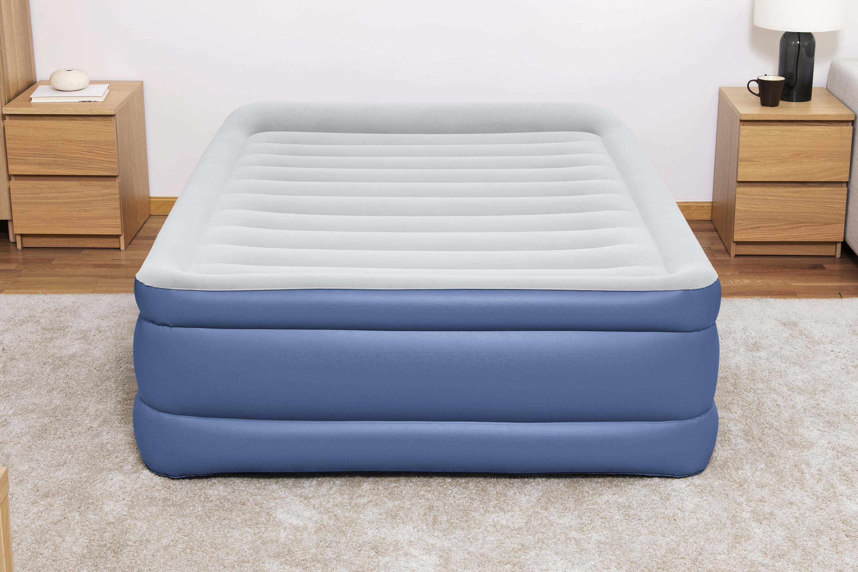 TriTech® Doppelluftbett mit integrierter Elektropumpe 203 x 152 x 61 cm TriTech® Doppelluftbett mit integrierter Elektropumpe 203 x 152 x 61 cm