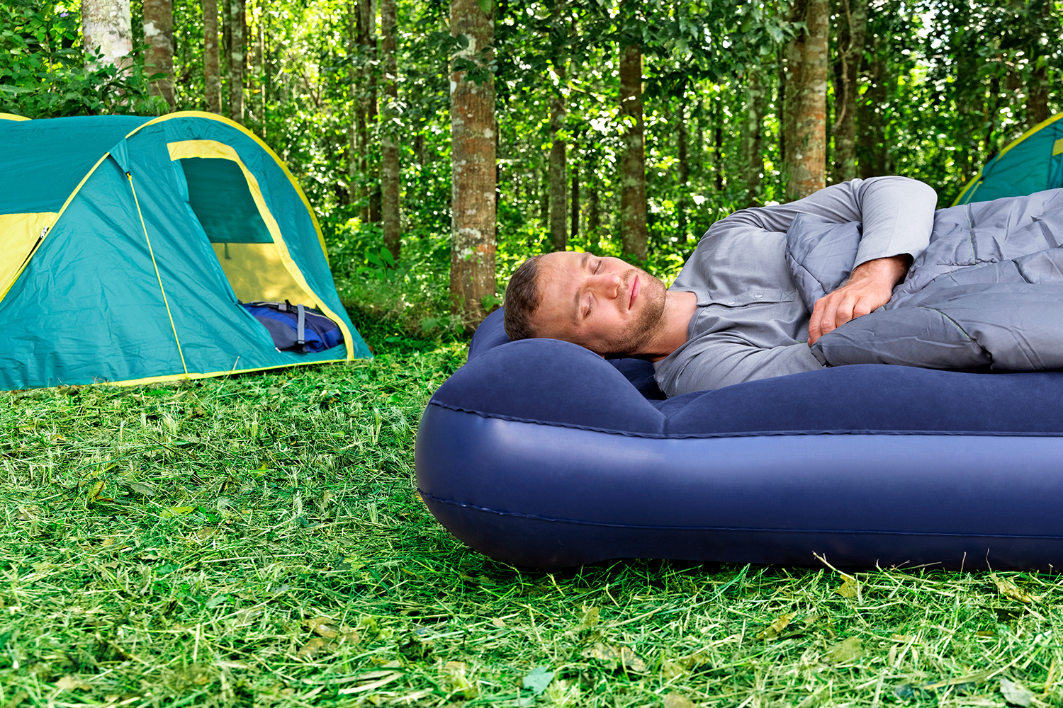 Doppelluftbett mit integrierter Fußpumpe 203 x 152 x 28 cm