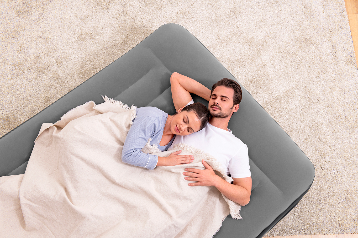 TriTech® Doppelluftbett mit integrierter Elektropumpe 203 x 152 x 46 cm TriTech® Doppelluftbett mit integrierter Elektropumpe 203 x 152 x 46 cm