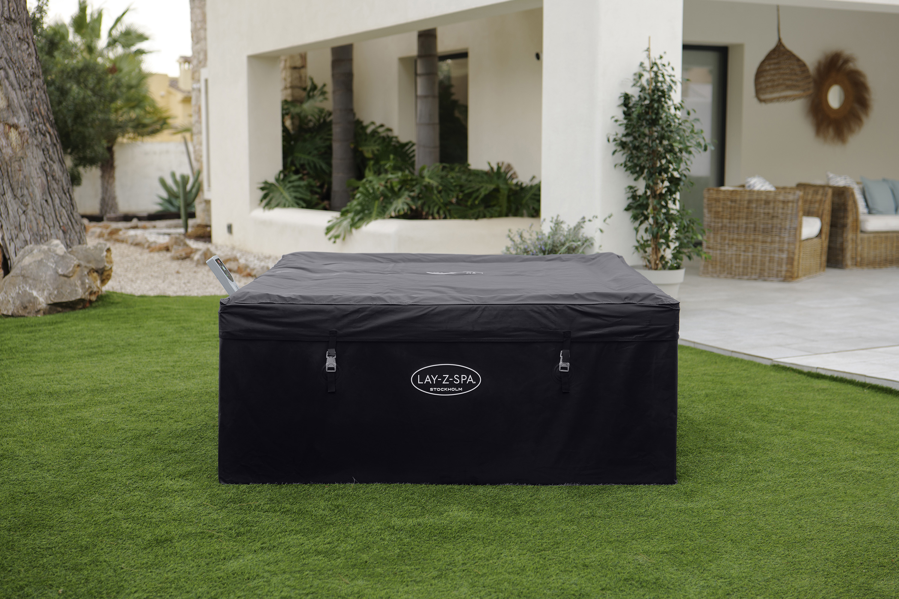 LAY-Z-SPA® ThermaCore™ Energiespar Whirlpool Stockholm AirJet™ mit App Steuerung, für 6 Personen, 164 x 164 x 65 cm, eckig