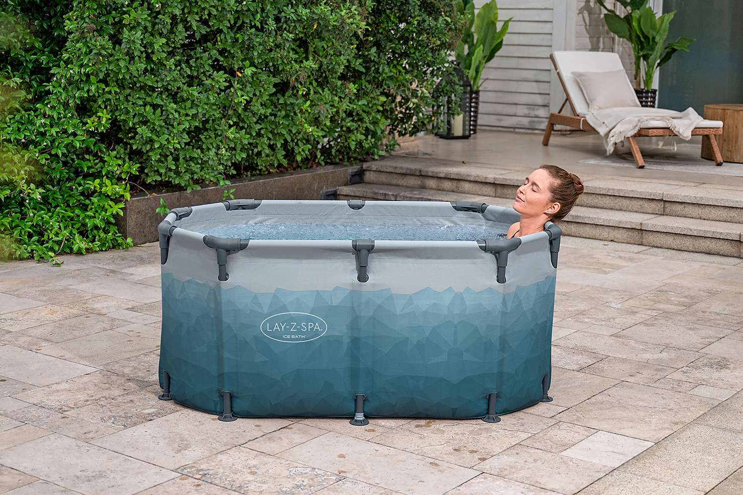 LAY-Z-SPA® Eisbad Glacial Dip™ mit Filterpumpe 150 x 90 x 65 cm, oval