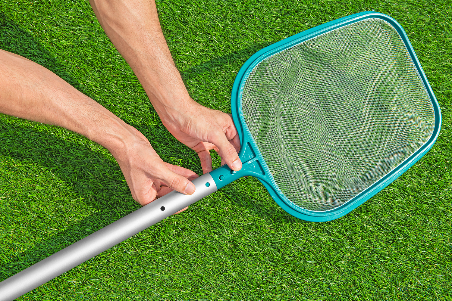 Poolkescher AquaScoop™ für Teleskopstange, 44 x 30 cm Poolkescher AquaScoop™ für Teleskopstange, 44 x 30 cm