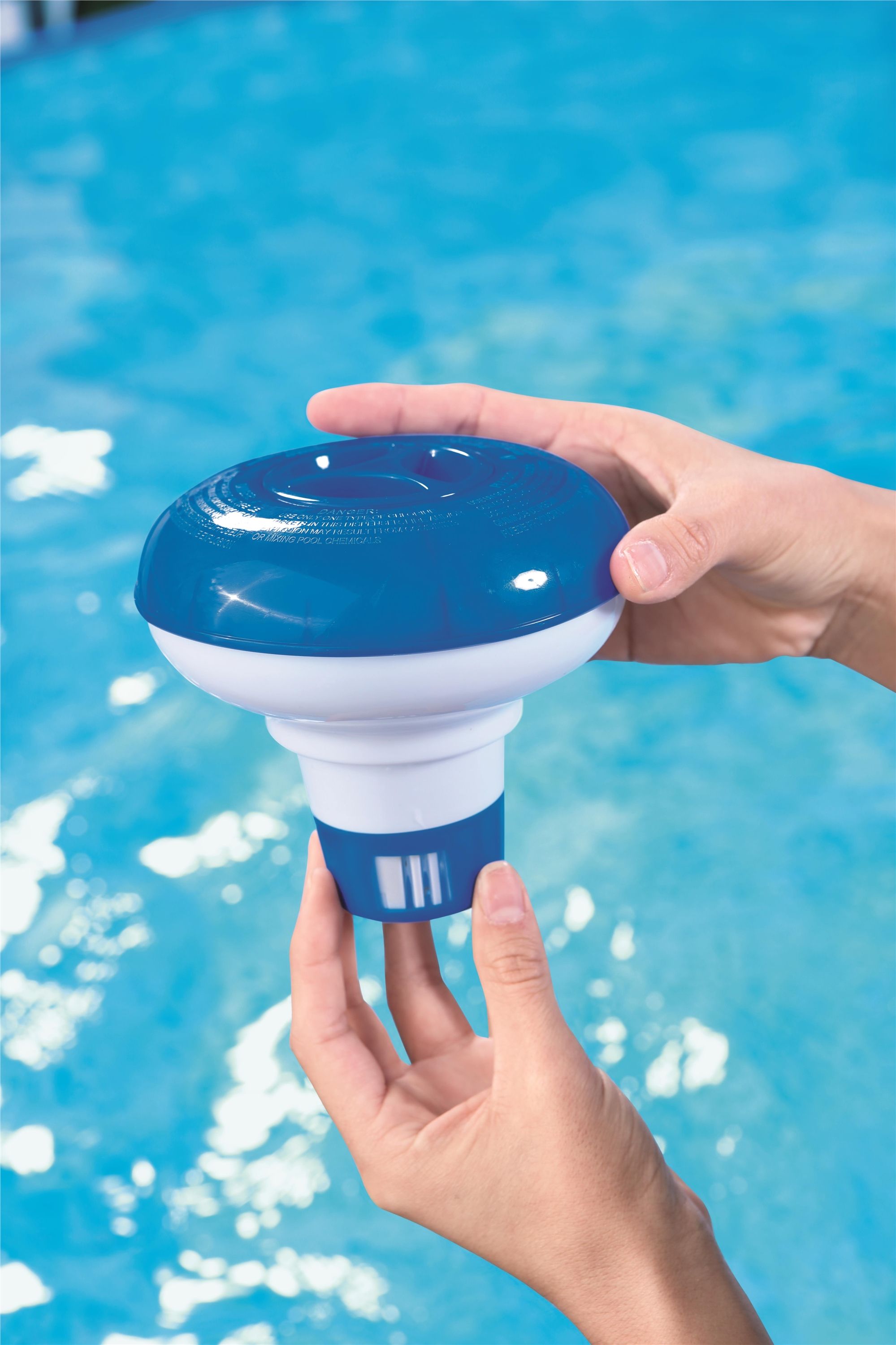 Flowclear™ 5"/12.7cm Chemical Floater