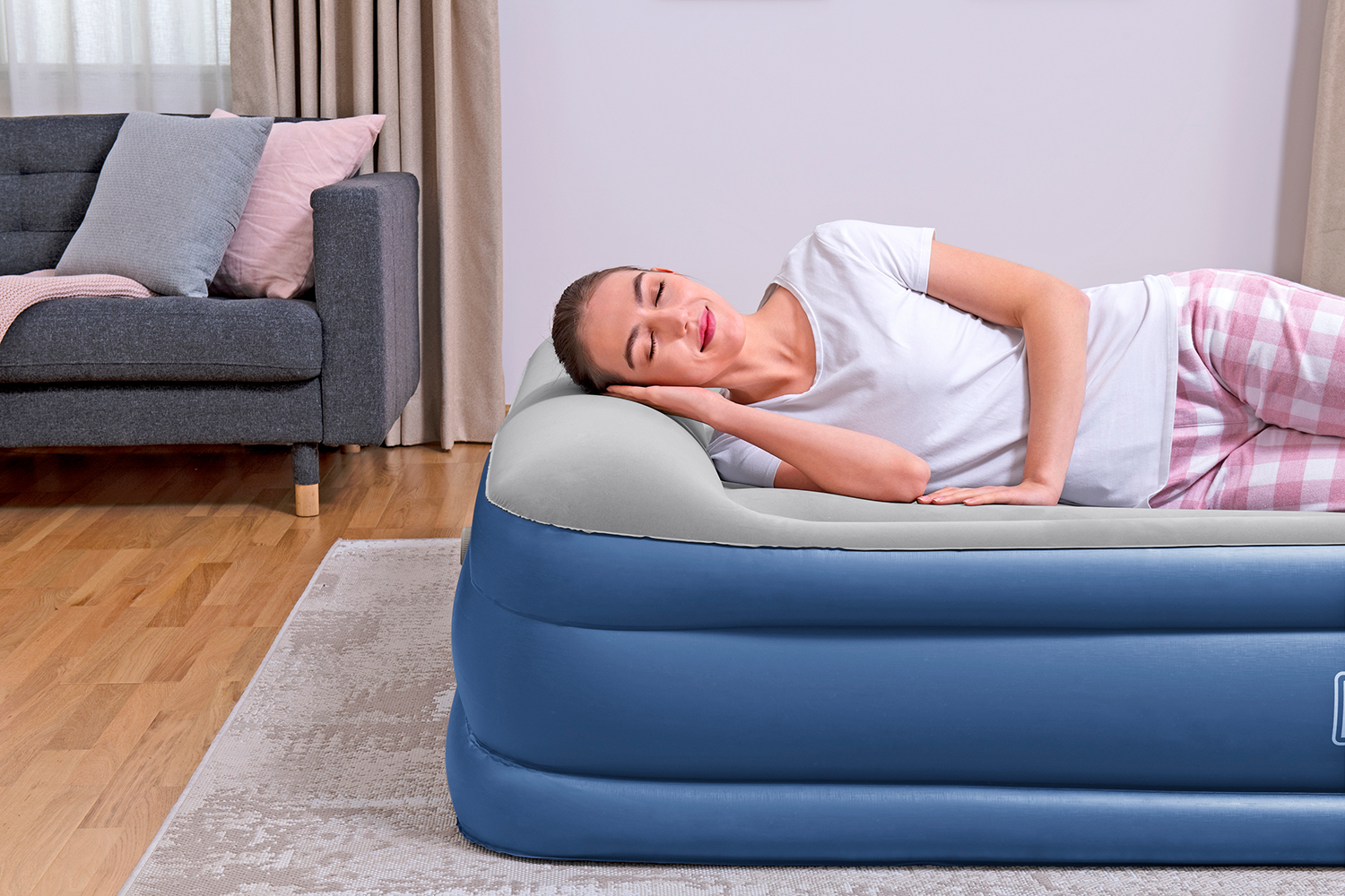 TriTech® Doppelluftbett mit integrierter Elektropumpe 203 x 152 x 46 cm TriTech® Doppelluftbett mit integrierter Elektropumpe 203 x 152 x 46 cm